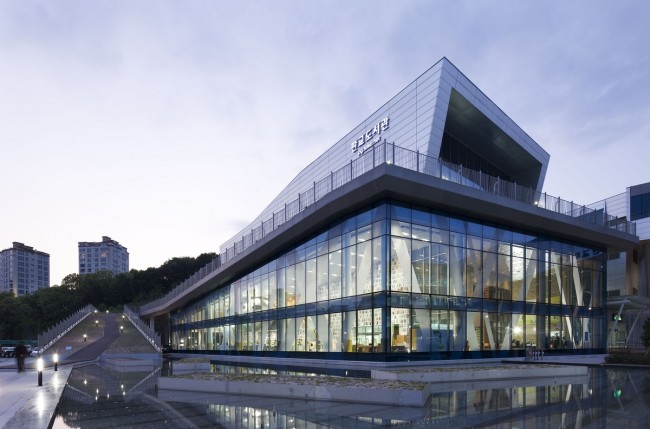 성남시 판교도서관, '국내 최고 권위' 한국도서관상 받아