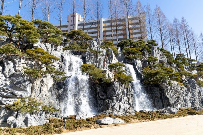 도심 속 물빛 쉼표 완성…마포 월드컵천에 '빛나는 폭포' 흐른다