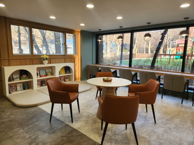 서초구, 세대통합 커뮤니티 '홍씨마을 시니어라운지' 개소