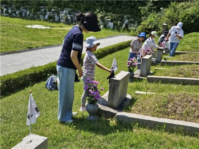 강북구 가족봉사단, 국립4·19민주묘지에서 뜻깊은 첫걸음