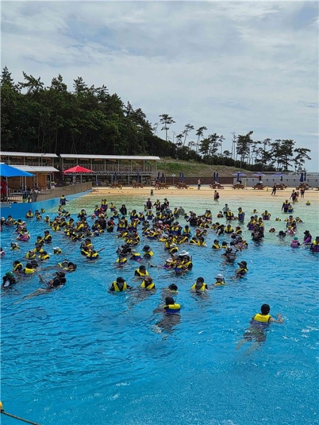 군산 오션팔레트, 방문객 1만 7천 명 돌파…새로운 해양레저 명소로 '우뚝'